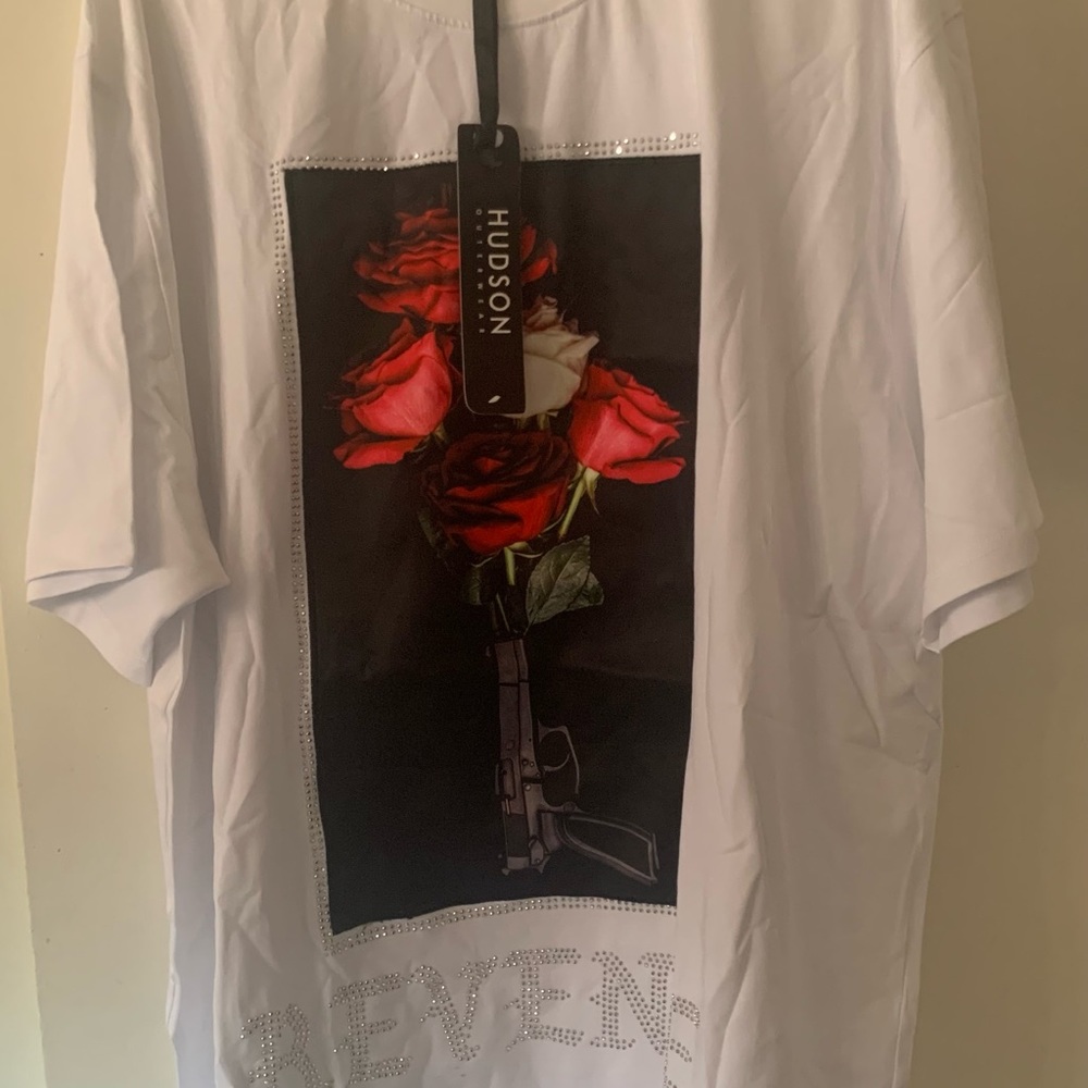 Gorgeous Hudson graphic tee